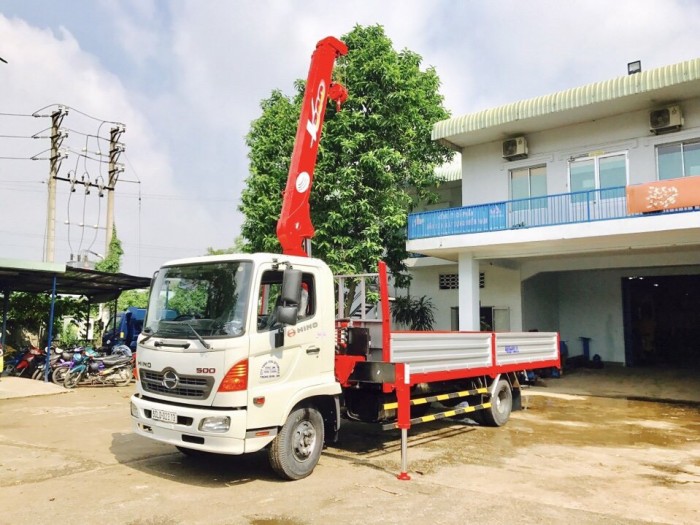 Xe Tải Hino FC lắp cần cẩu UNIC 340 - xe có sẵn giao ngay