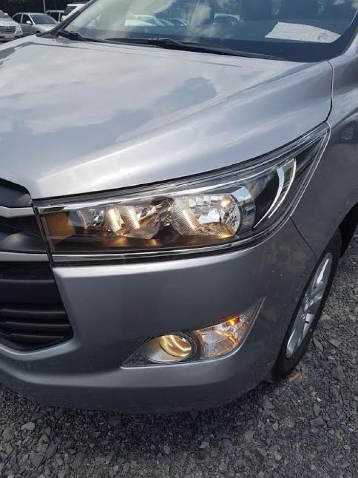Khuyến mãi mua xe Toyota Innova, hỗ trợ trả góp, giao xe ngay