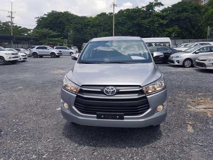Khuyến mãi mua xe Toyota Innova, hỗ trợ trả góp, giao xe ngay