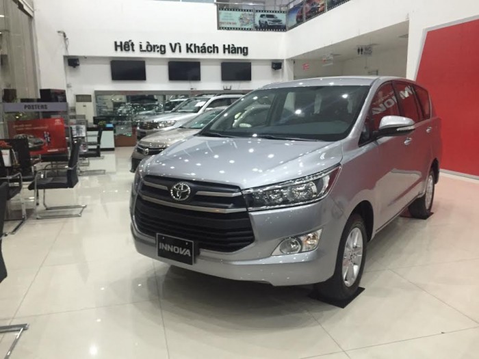 Toyota Innova 2.0G số tự động, động cơ xăng