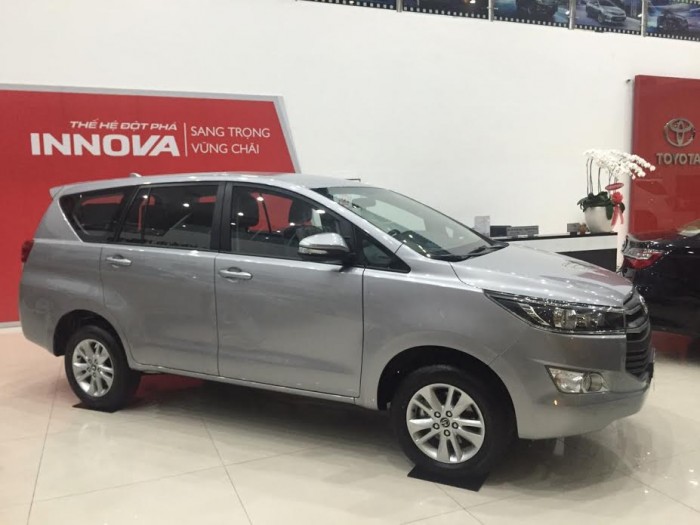 Toyota Innova 2.0G số tự động, động cơ xăng