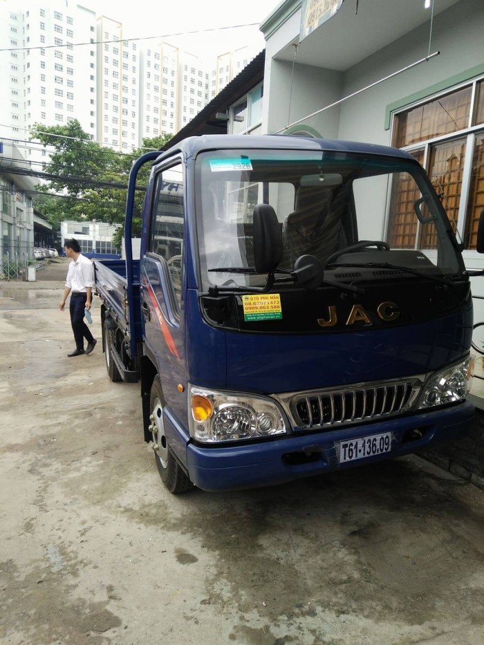Xe Jac 2t4, thùng lửng, màu xanh, trả góp 80%, đời 2017, máy lạnh
