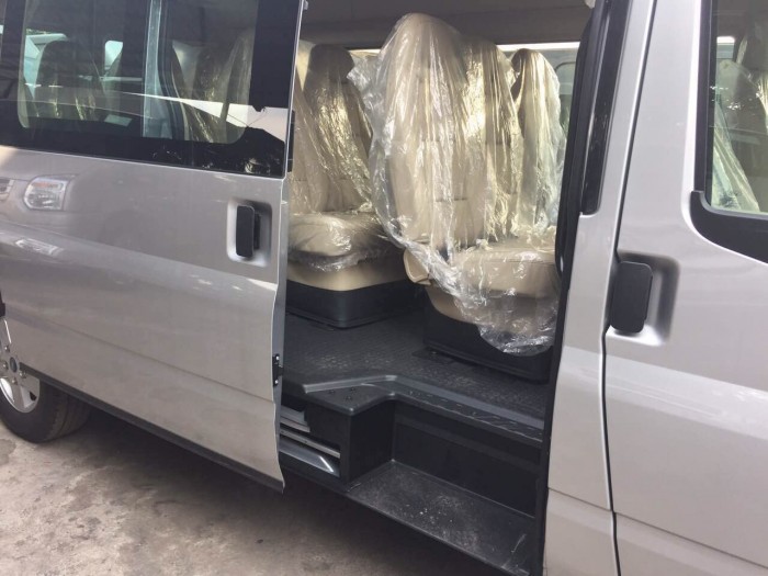 Ford Transit 16 chỗ động cơ Diesel. 6 cấp số sàn.