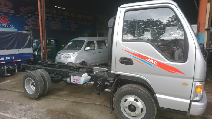 Xe tải JAC 2.4T Chassis lên thùng theo yêu cầu
