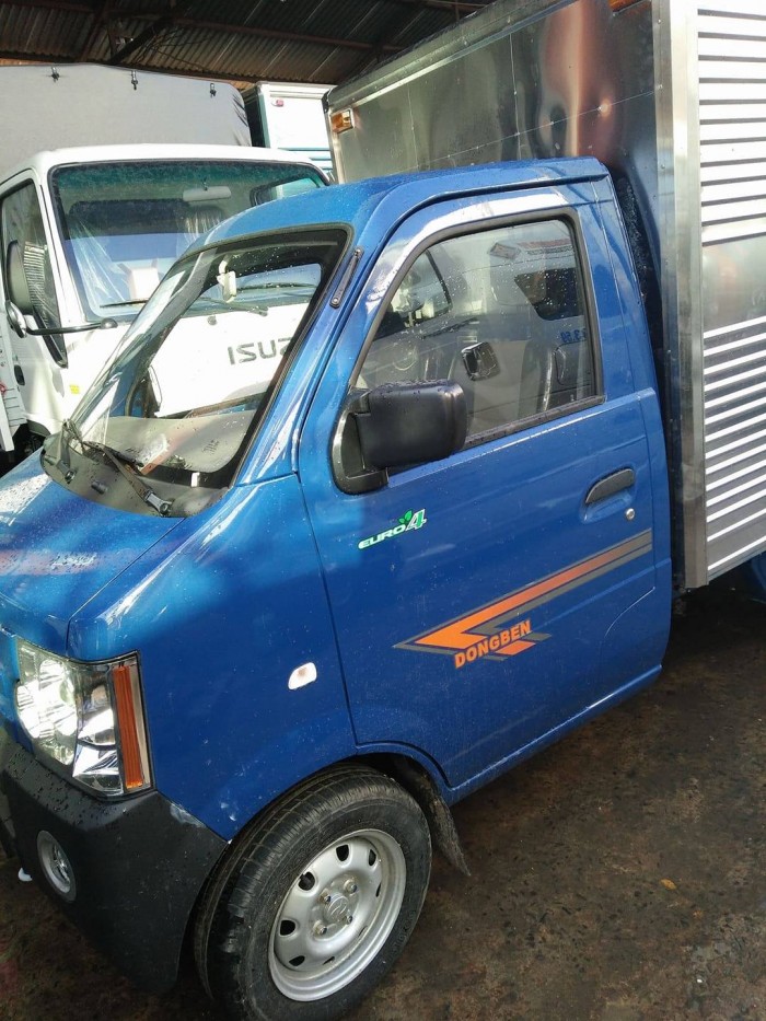 Xe Dongben 700kg thùng kín, màu xanh, trả góp 80%, giá cực rẻ