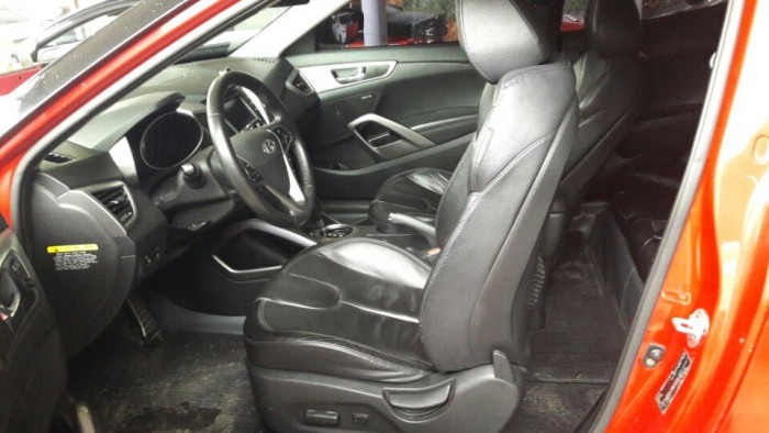 Bán Hyundai Veloster GDI 1.6AT 2011 bstp màu đỏ