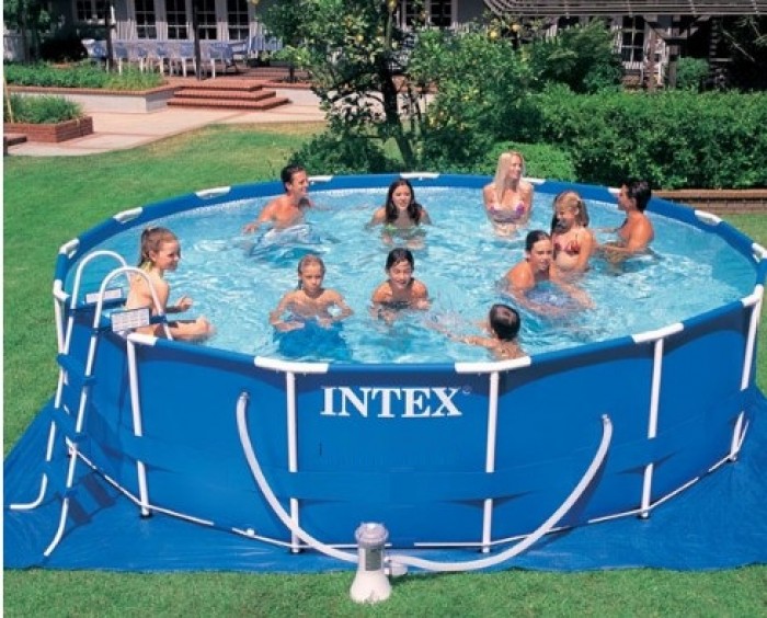 Trọn bộ sản phẩm bể bơi INTEX : (1 bể bơi, 1 cầu thang, 1 máy lọc nước công suất 3785 lít/giờ, tấm phủ bể, tấm lót bể)0