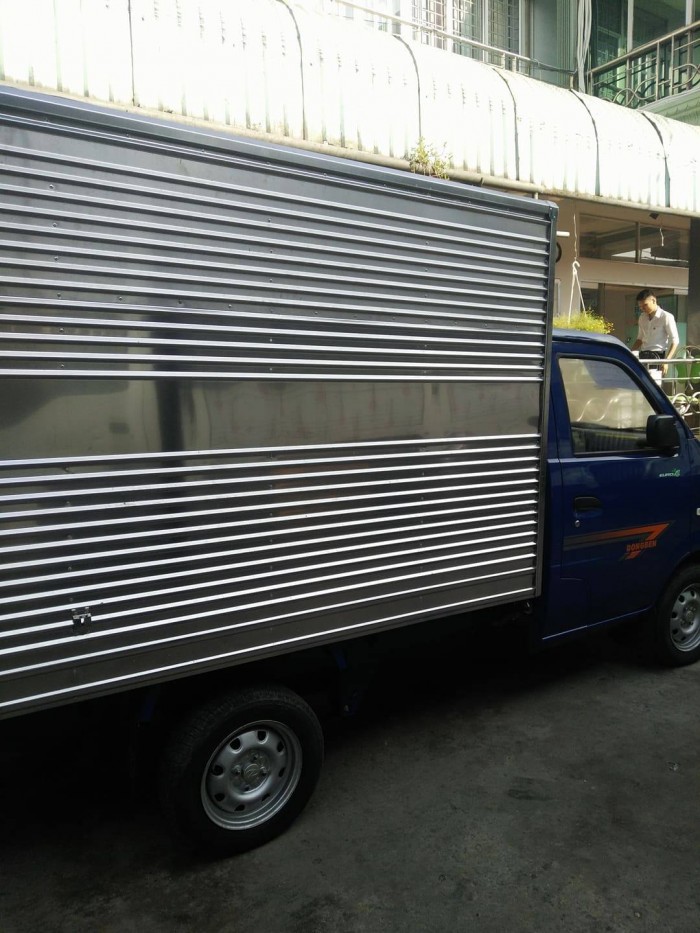 Cần bán xe Dongben thùng kín 770kg, hỗ trợ 80% vốn, xe có sẵn giao ngay.