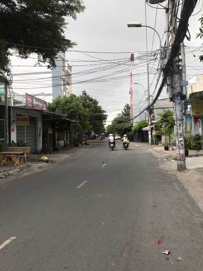 Bán nhà giá rẻ đường 6m Lê Văn Phan, dt:4.5x16m, giá: 4.2 tỷ, P. Phú Thọ Hoà, Q. Tân Phú