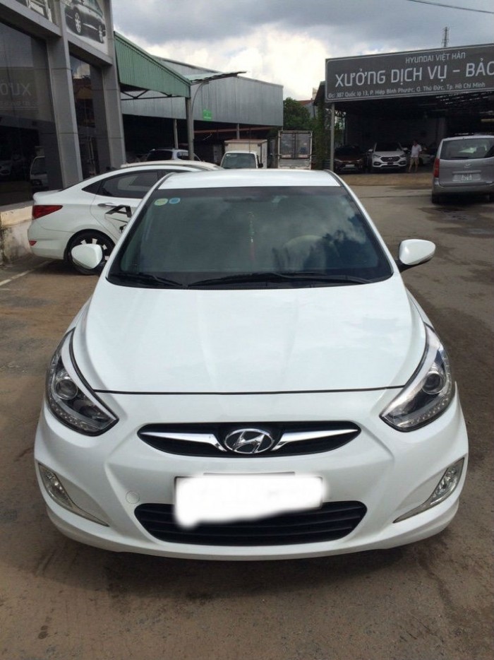 Bán Hyundai accent 1.4mt màu trắng 2014