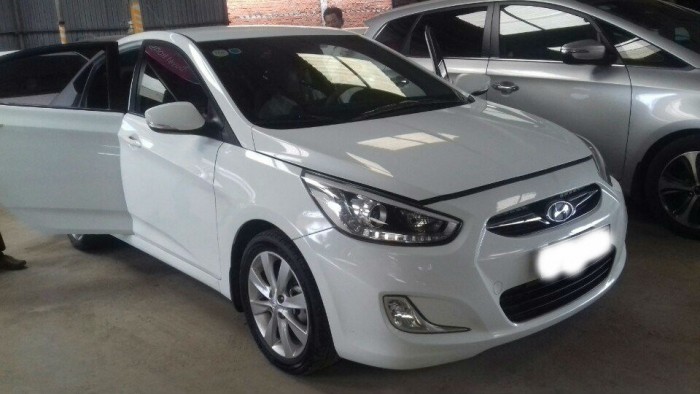 Bán Hyundai accent 1.4mt màu trắng 2014
