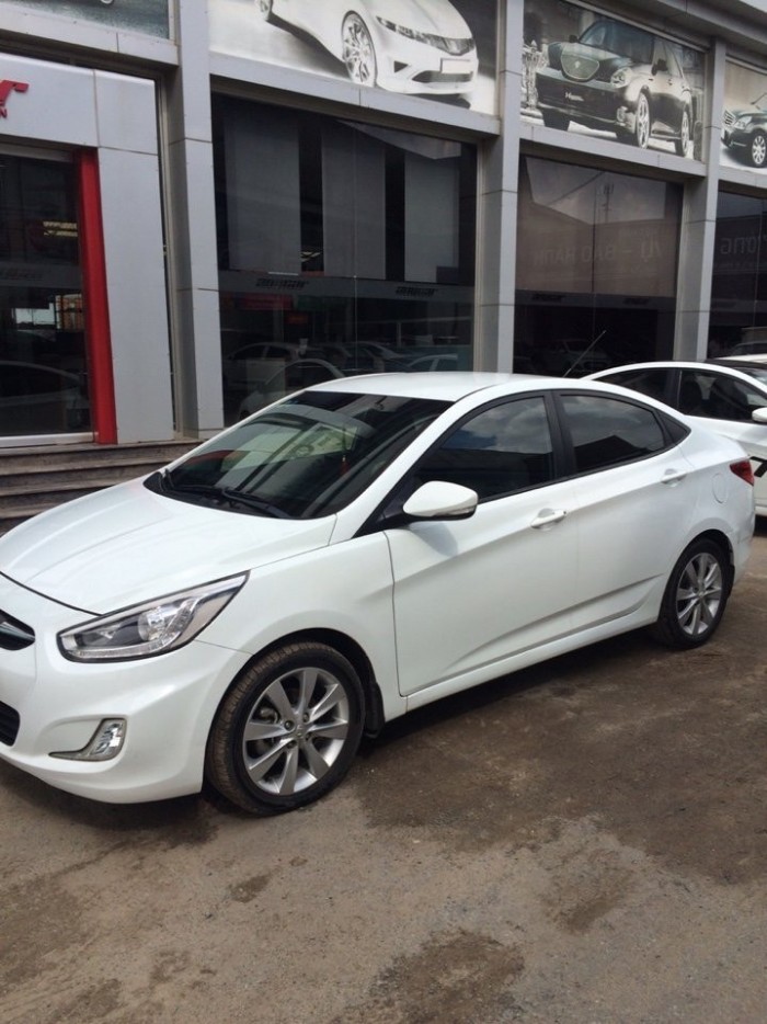 Bán Hyundai accent 1.4mt màu trắng 2014