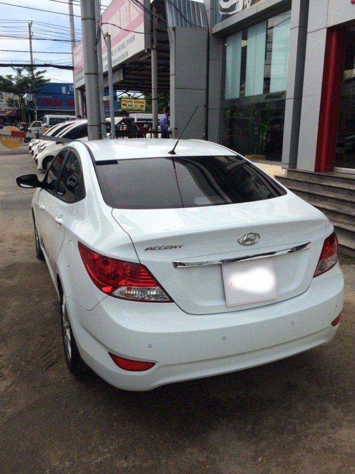 Bán Hyundai accent 1.4mt màu trắng 2014