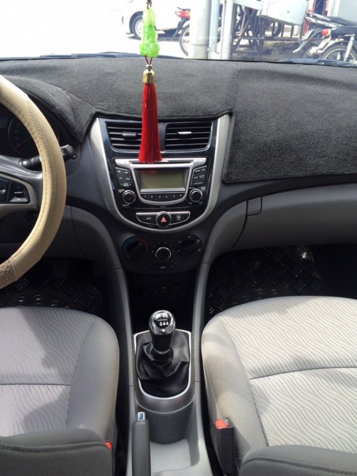 Bán Hyundai accent 1.4mt màu trắng 2014