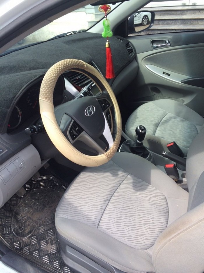 Bán Hyundai accent 1.4mt màu trắng 2014