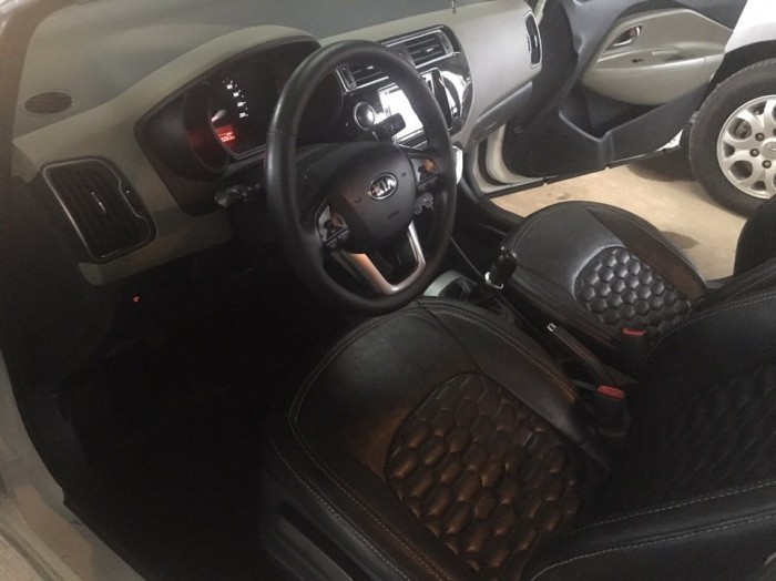Bán Kia Rio 1.4MT 2014 bstp màu trắng xe nhập
