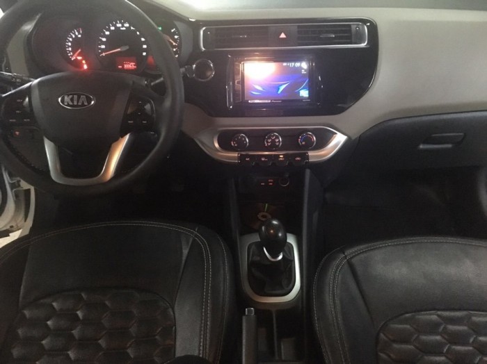 Bán Kia Rio 1.4MT 2014 bstp màu trắng xe nhập