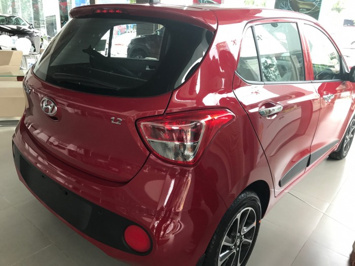 Hyundai i10 grand 2017 mới 100%, tặng 10 triệu, gắn phụ kiện rẻ nhất sài gòn.