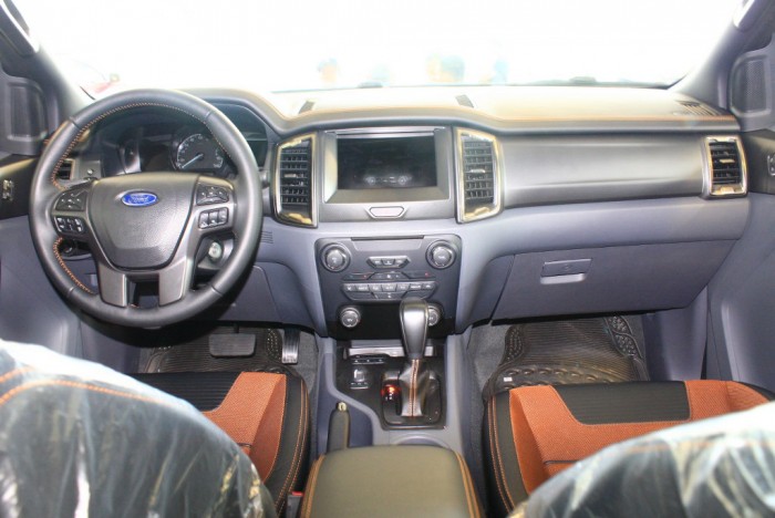 Khuyến mãi mua xe Ford Ranger 2019, giao xe trong 30 ngày