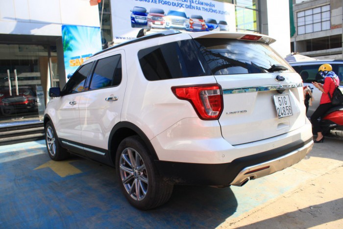 Khuyến mãi mua xe Ford Explorer 2019, giao xe trong 30 ngày.