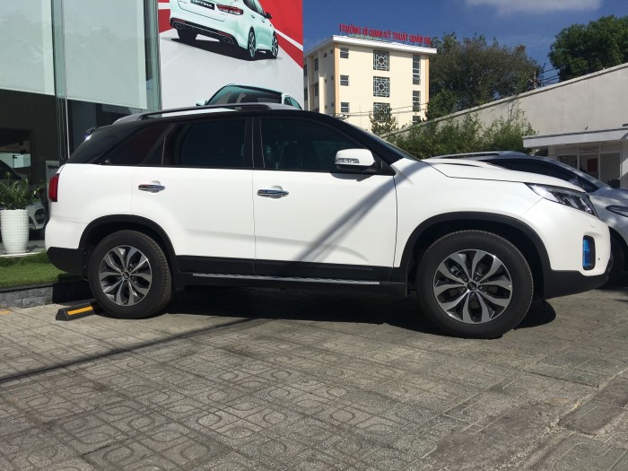 Bán xe 7 chỗ Kia Sorento mới 100% tại Hà Nội ,xe gia đình nhiều tiện nghi. Có bán trả góp.