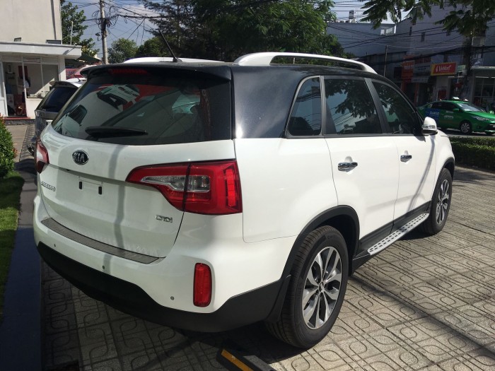 Bán xe 7 chỗ Kia Sorento mới 100% tại Hà Nội ,xe gia đình nhiều tiện nghi. Có bán trả góp.