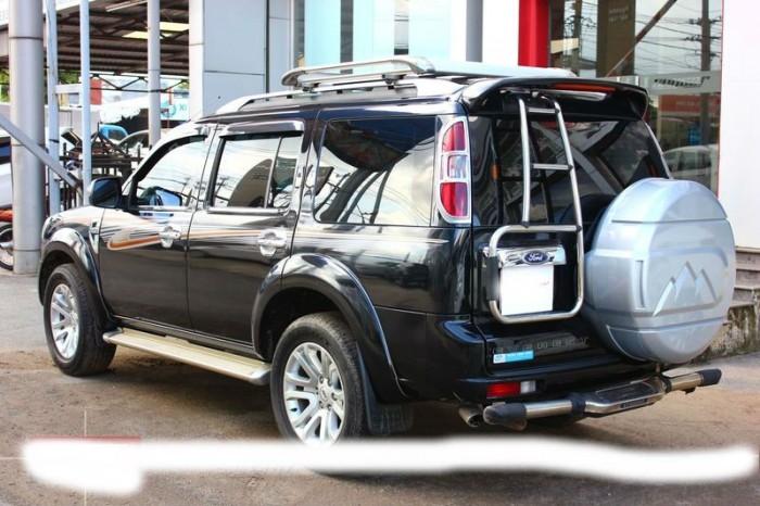 Bán Ford Everest  2.5MT 2013 máy dầu bstp màu đen