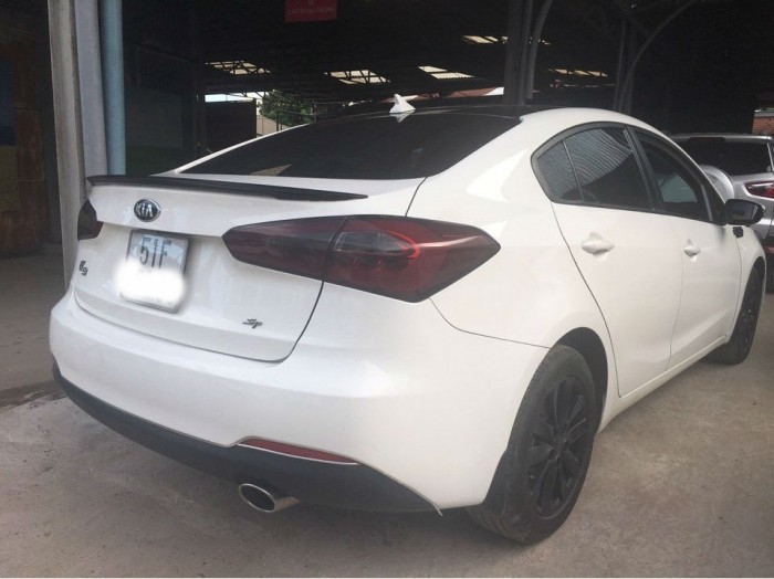 Bán Kia K3 1.6MT 2015 BSTP màu trắng cực đẹp