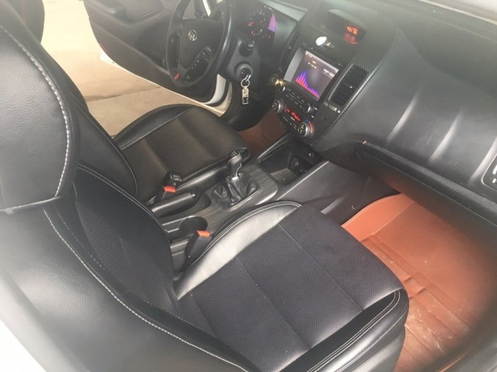 Bán Kia K3 1.6MT 2015 BSTP màu trắng cực đẹp