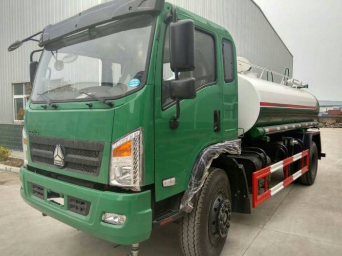 Xe Phun Nước Rửa Đường Howo 9 Khối Nhập Khẩu 2017