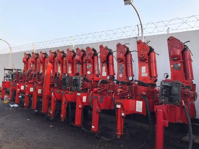 Cẩu unic mới 100% japan