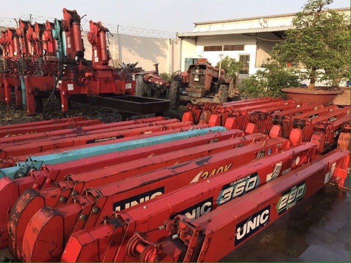 Cẩu unic mới 100% japan