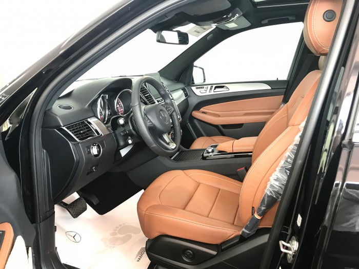 Bán Mercedes GLE400 2017 Đen/Nâu chạy lướt chính chủ giá cực tốt