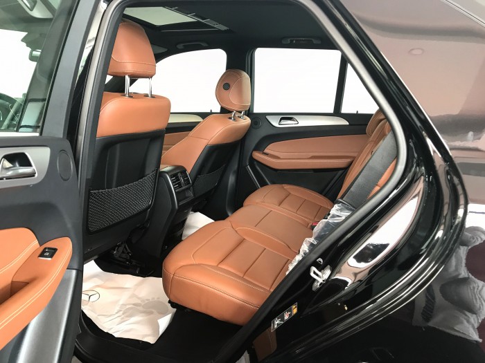 Bán Mercedes GLE400 2017 Đen/Nâu chạy lướt chính chủ giá cực tốt
