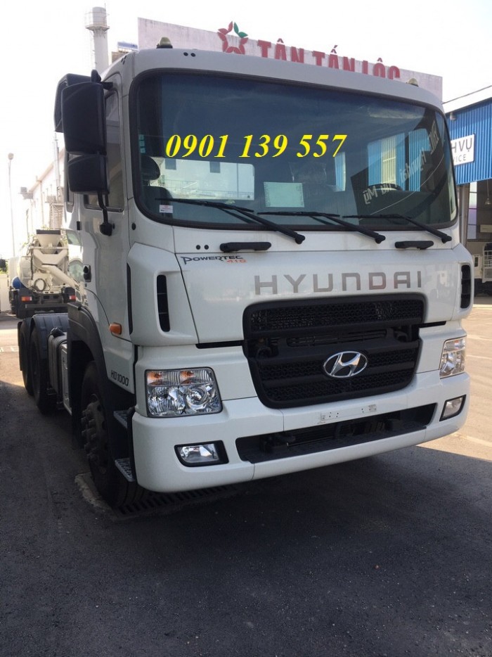 Đầu kéo Hyundai HD1000 màu trắng máy điện