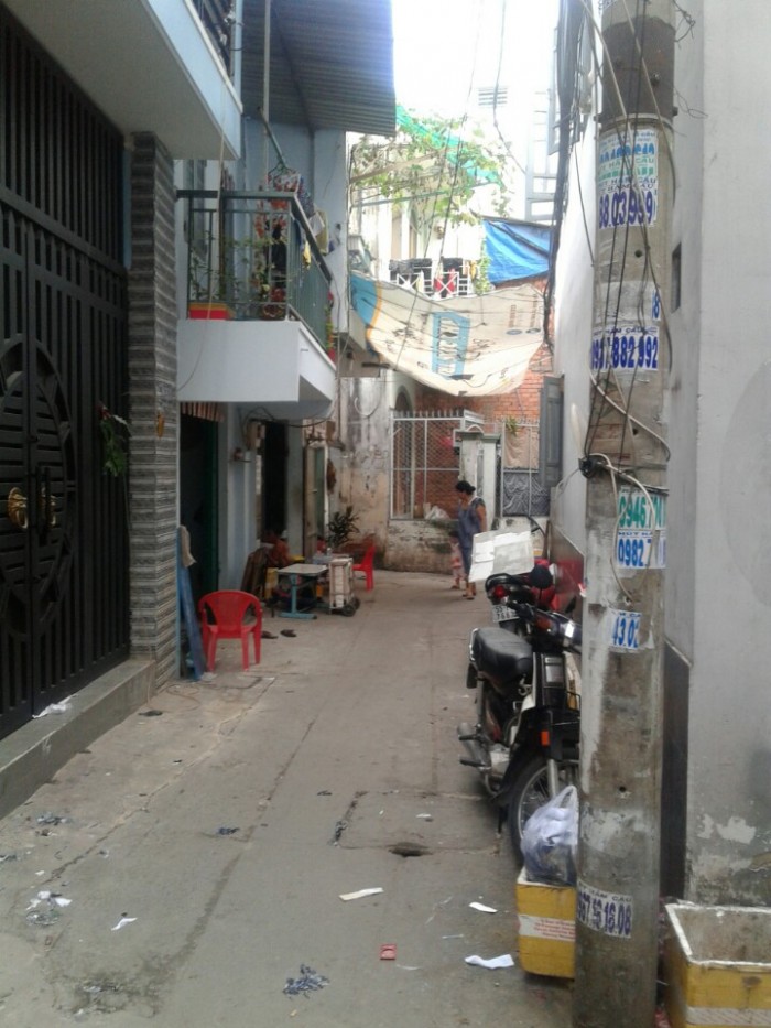Nhà 1 trệt 1 lửng quận Tân Phú