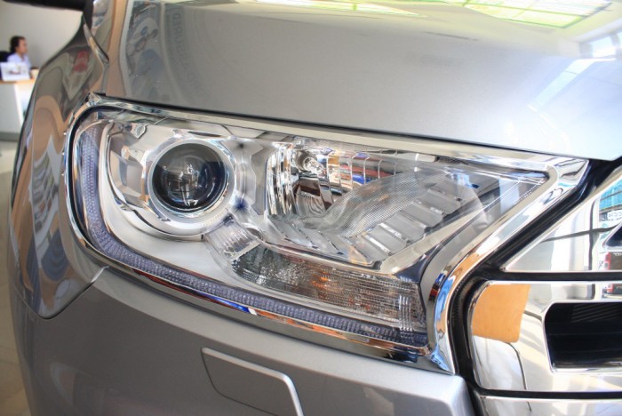 Khuyến mãi mua xe Ford Everest Trend 2019, số sàn, vay trả góp chỉ  200 triệu, giao xe trong tháng