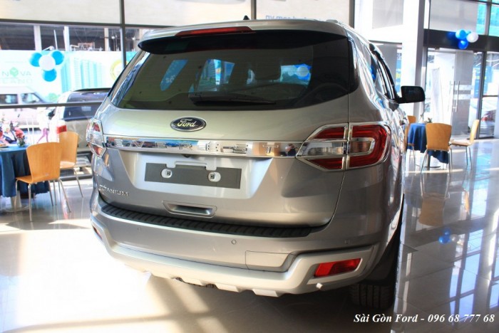 Khuyến mãi mua xe Ford Everest Trend 2019, số sàn, vay trả góp chỉ  200 triệu, giao xe trong tháng
