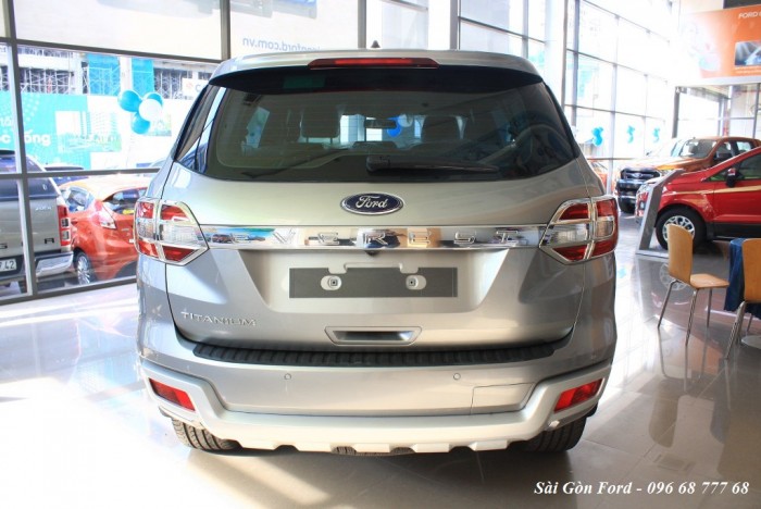 Khuyến mãi mua xe Ford Everest Trend 2019, số sàn, vay trả góp chỉ  200 triệu, giao xe trong tháng
