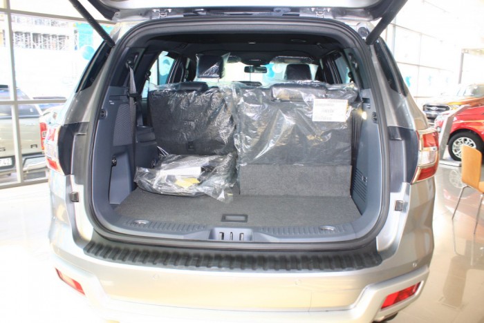 Khuyến mãi mua xe Ford Everest Trend 2019, số sàn, vay trả góp chỉ  200 triệu, giao xe trong tháng