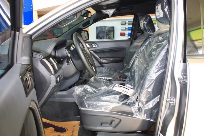 Khuyến mãi mua xe Ford Everest Trend 2019, số sàn, vay trả góp chỉ  200 triệu, giao xe trong tháng