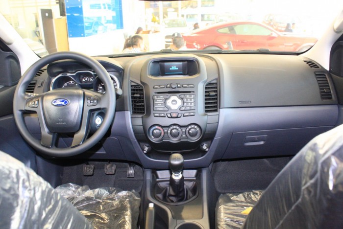 Khuyến mãi mua xe Ford Ranger XLS, số tự động, vay trả góp chỉ 150 triệu, giao xe trong 30 ngày
