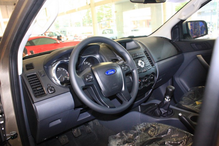 Khuyến mãi mua xe Ford Ranger XLS, số tự động, vay trả góp chỉ 150 triệu, giao xe trong 30 ngày