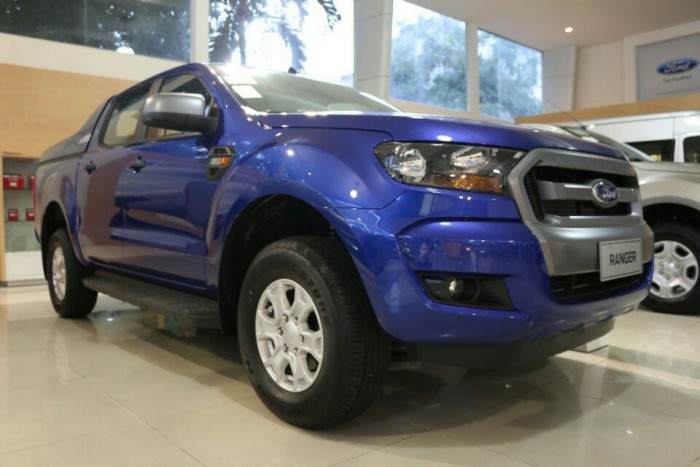 Khuyến mãi mua xe Ford Ranger XLS, số sàn, vay trả góp chỉ 150 triệu, giao xe trong tháng