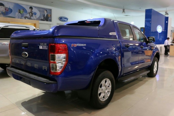 Khuyến mãi mua xe Ford Ranger XLS, số sàn, vay trả góp chỉ 150 triệu, giao xe trong tháng