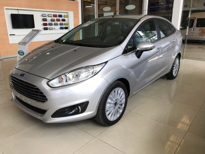 Khuyến mãi mua xe Ford Fiesta Ecoboost 2019, số tự động, vay trả góp chỉ 100 triệu, giao xe trong 30 ngày.