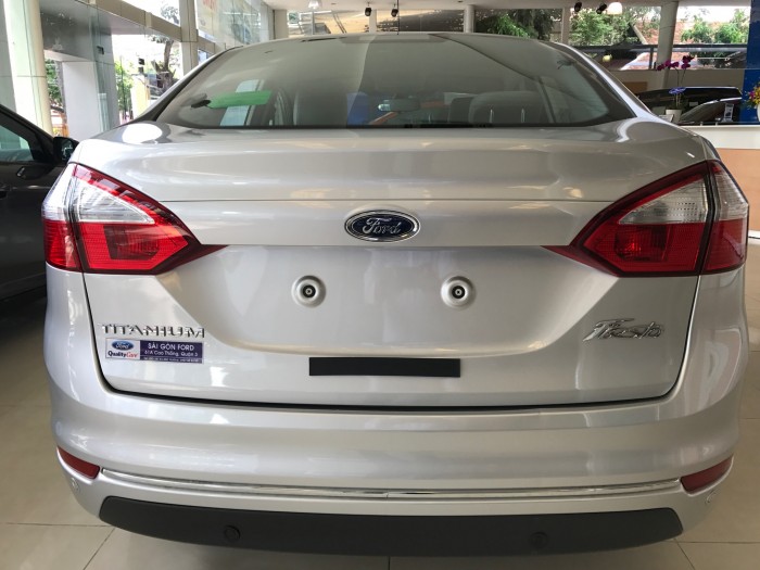 Khuyến mãi mua xe Ford Fiesta Ecoboost 2019, số tự động, vay trả góp chỉ 100 triệu, giao xe trong 30 ngày.