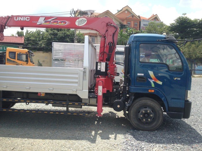 Xe tải V490 mới 100% gắn cẩu theo yêu cầu khách hàng