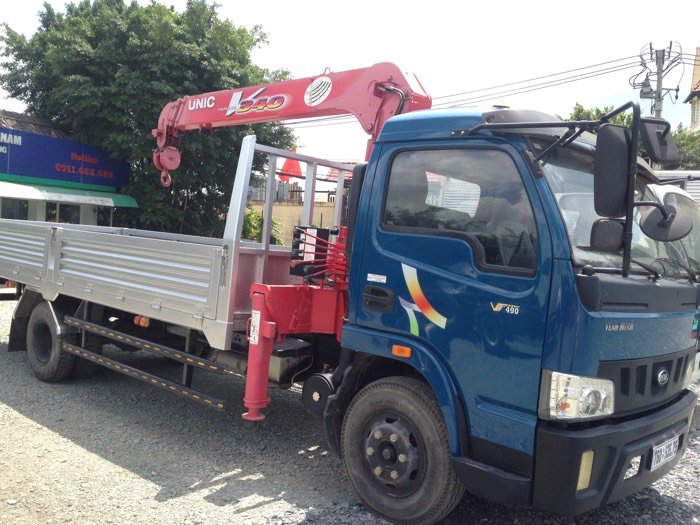 Xe tải V490 mới 100% gắn cẩu theo yêu cầu khách hàng