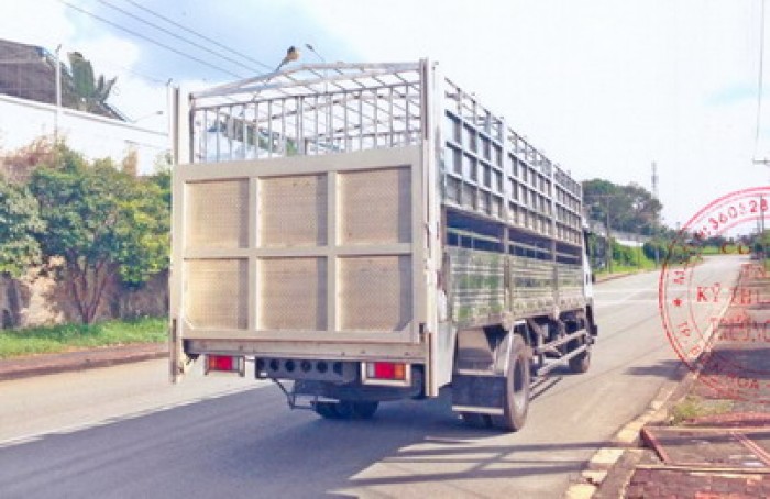 Bán trả góp Xe tải ISUZU FVR34Q-7Tấn Chở Gia Súc Thùng dài 7,5M SX 2017. Trả trước 400TR